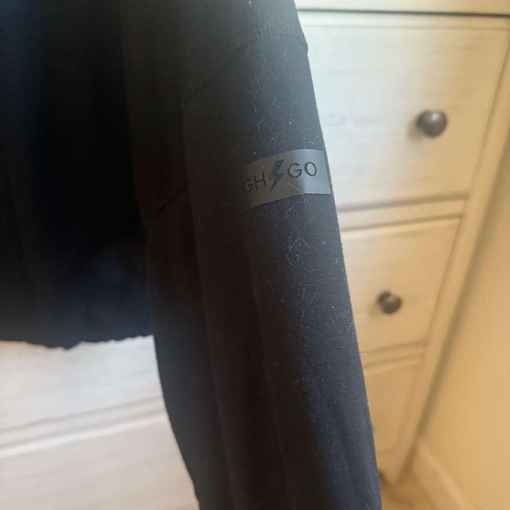 Gilly Hicks Cropped Black Hoodie - Picture 6 of 8